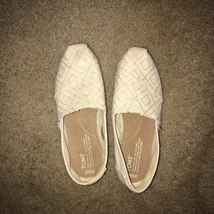 Toms shoes